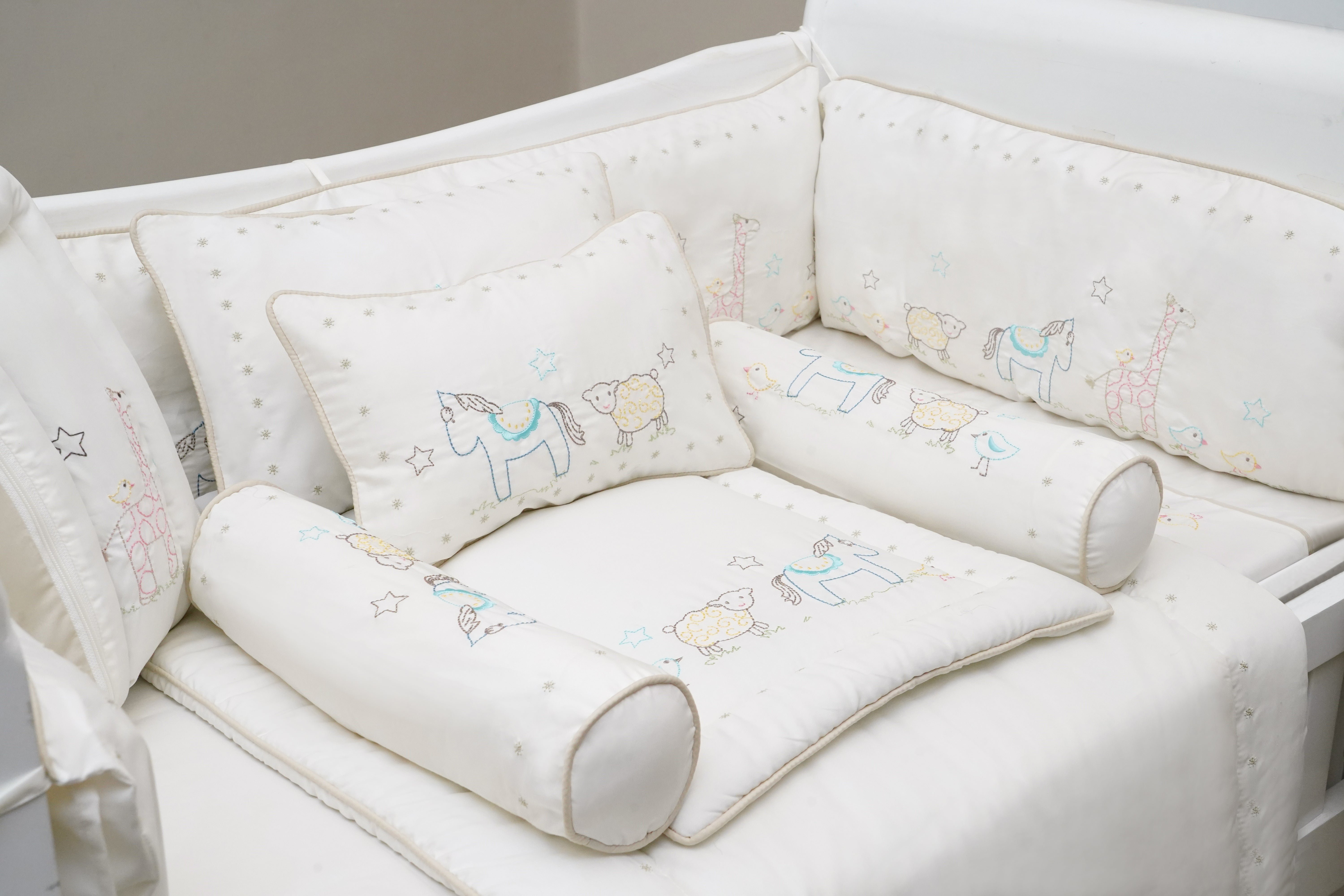 FARMYARD FRIENDS THEME