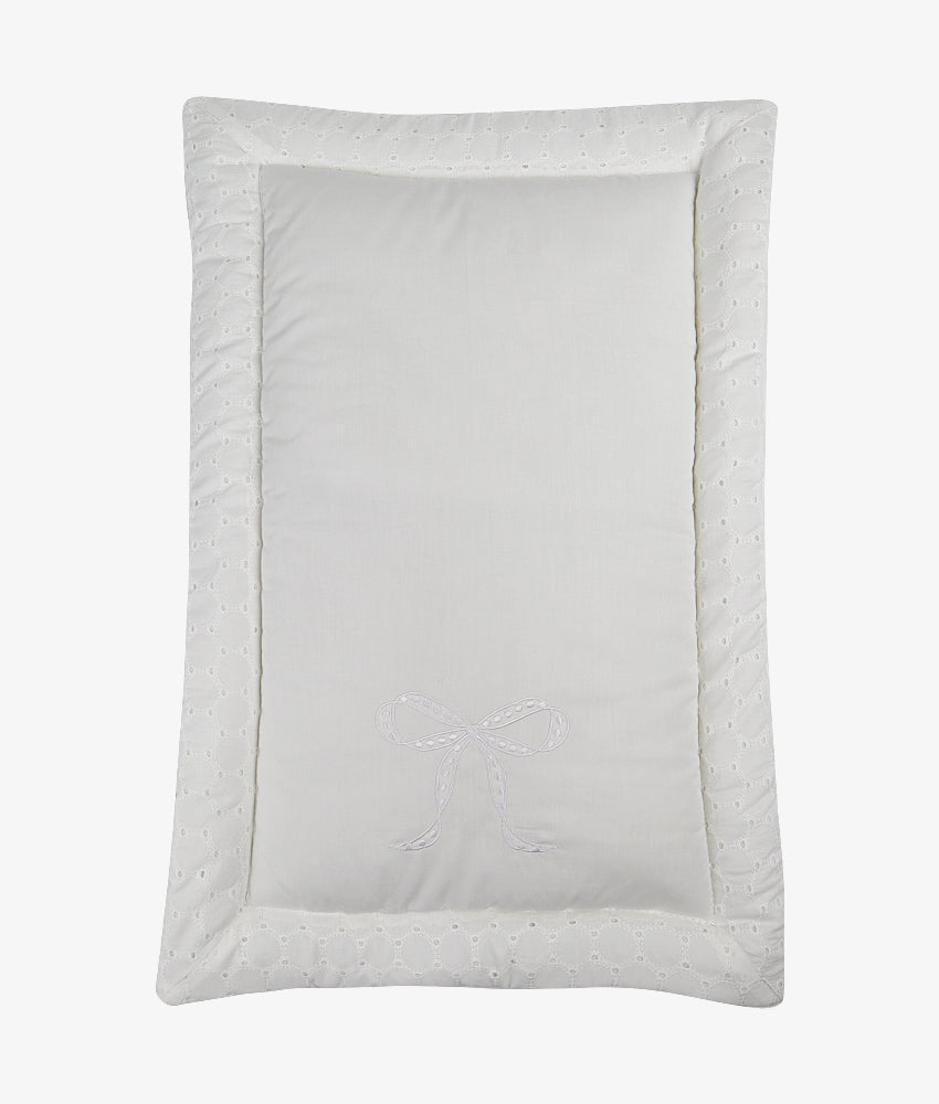 Elegant Smockers LK | Baby Hand Quilt– Classic White Theme | Sri Lanka 